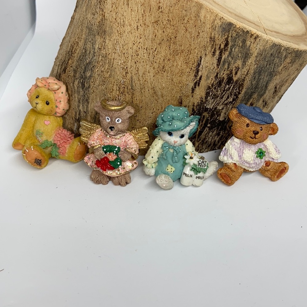 ✨5/$10✨ Set of bear and cat brooches